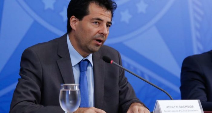 Ministro das Minas e Energia fala sobre redução da alíquota de ICMS e privatização da Petrobras