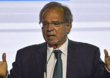 Paulo Guedes diz que Brasil vai crescer até 4% em 2023