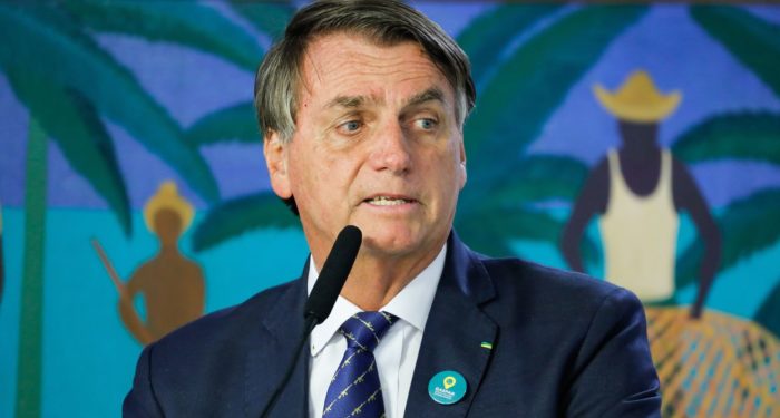 Combustíveis: Bolsonaro promete importar produto da Rússia