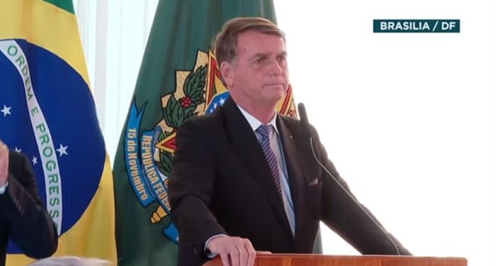 Bolsonaro ataca o TSE: Candidatos criticam conduta do presidente contra o sistema eleitoral brasileiro