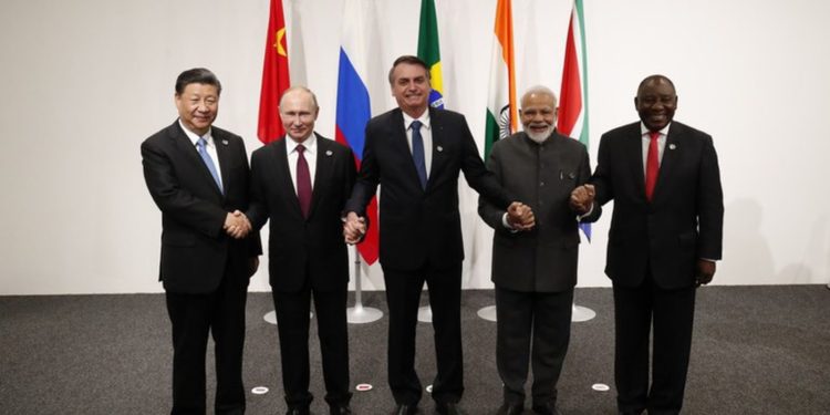 VI cúpula dos BRICS: países do bloco tentam romper com a hegemonia do dólar