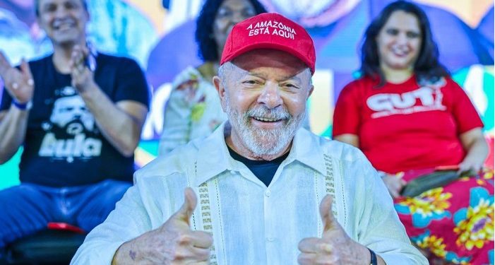Lula lidera em nova pesquisa do Datafolha
