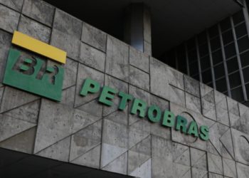 Petrobras: estatal pede que funcionários não sejam convocados nas eleiçõs