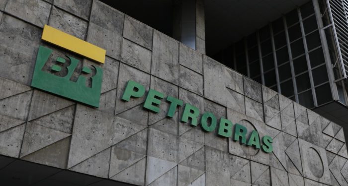 Petrobras: estatal pede que funcionários não sejam convocados nas eleiçõs