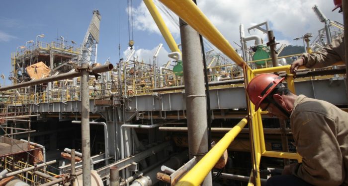 Dinheiro do petróleo no Estado do Rio: arrecadação de R$ 50 bilhões em royalties e participação especial.