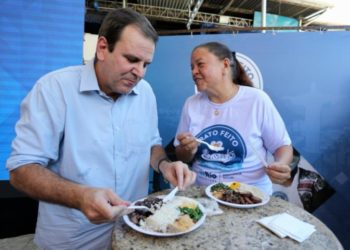 Programa Prato Feito: entenda como funciona a distribuição de comida para informais no Rio de Janeiro