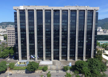Prefeitura do Rio: pagamento da metade do 13º salários