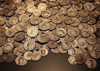Moedas de ouro: tesouro arqueológico encontrado na Inglaterra