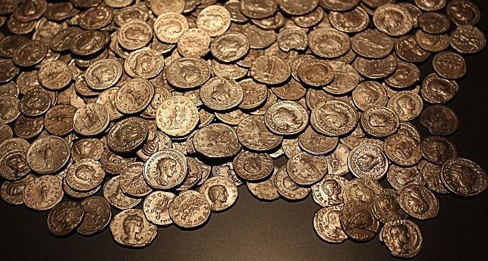 Moedas de ouro: tesouro arqueológico encontrado na Inglaterra