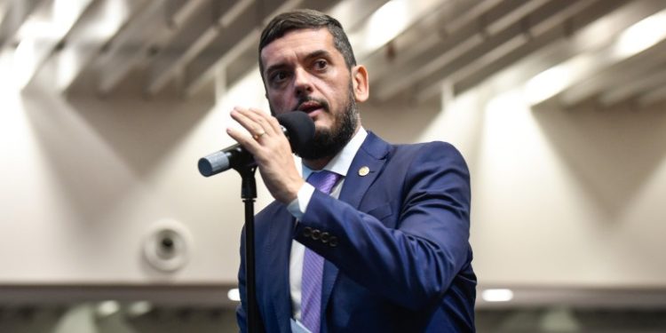 Brigada de bombeiros civis: lei exige presença desses profissionais em eventos públicos no Estado do RJ