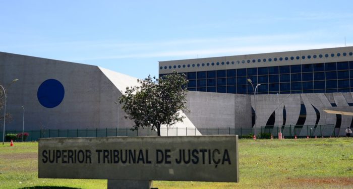 STJ manda soltar mulher que foi presa roubar três pedaços e carne