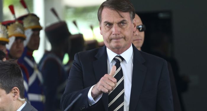 Bolsonaro em Londres: Presidente diz que se vitória no primeiro turno, tem algo anormal no TSE