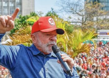 Três pesquisas que apontam Lula liderando intenções de votos