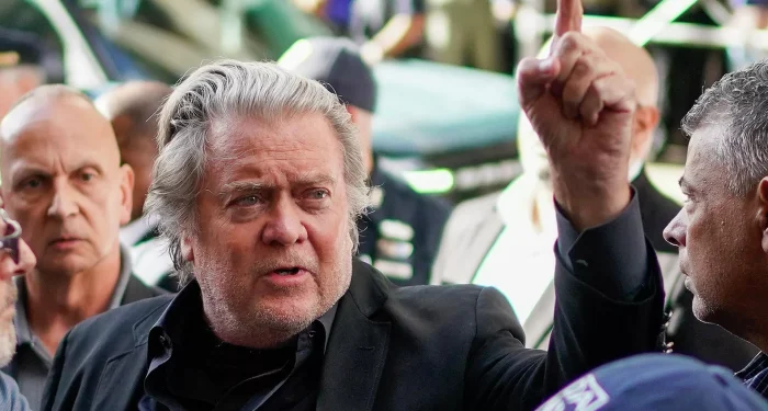 Steve Bannon: Acusações contra o ex-conselheiro de Donald Trump nos EUA