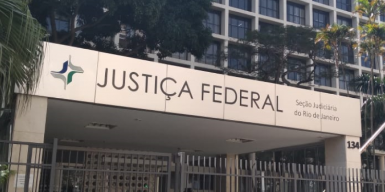 Juiz manda desocupar rodovia do Aço no Rio de Janeiro