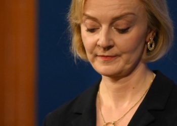 Liz Truss: crise derrete popularidade da primeira-ministra da Grã-Bretanha
