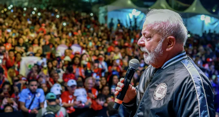 Lula recebe apoio dos criadores do Plano Real
