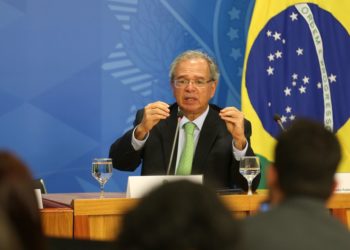 FMI: Projeções de crescimento do PIB brasileiro e opinião de Paulo Guedes