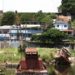 Cemitério de navios na Baía da Guanabara: riscos de danos ambientais e sociais.