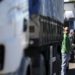 Governo aumenta multas e evita paralisação no transporte de cargas.