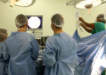 Abdominoplastia: saiba o que leva os homens as mulheres a procurar cirurgia estética.