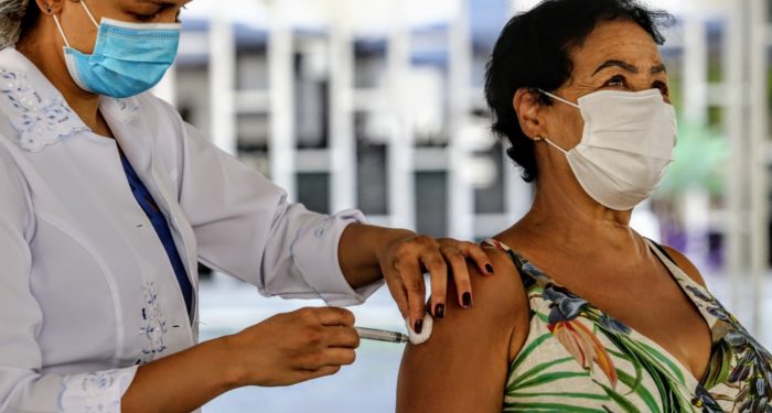 Redução dos casos de covid-19 no Estado do Rio de Janeiro.