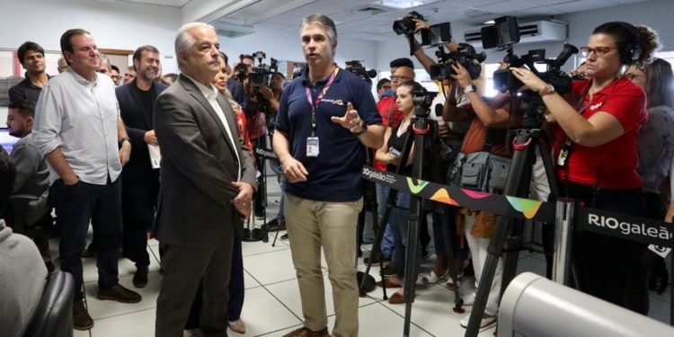 Aeroportos do Rio: Prefeitura e governo Federal tentam evitar colapso no Carnaval.
