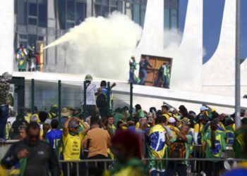 Invasão de prédios em Brasília: veja o que vai acontecer com servidores que participaram.