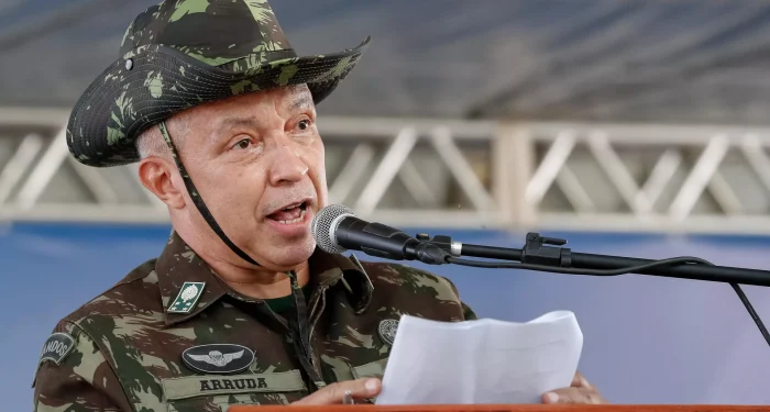 General Arruda: entenda a demissão do comandante do Exército.