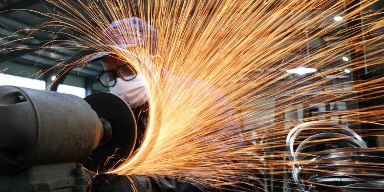 Indústria Nacional: Crescimento da indústria brasileira em 15 Estados, até novembro de 2022.