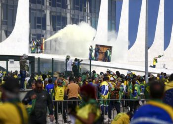 Após invasão de prédios oficiais, AGU pede prisão do ex-secretário do DF.