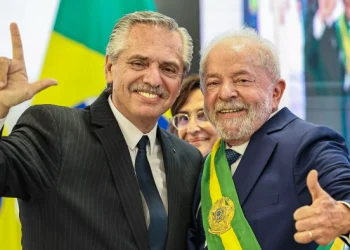 Moeda única entre Brasil e Argentina: conheça o projeto que será apresentado por Lula e Alberto Fernandez.