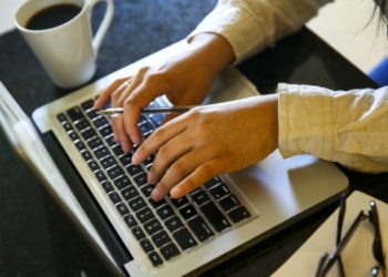 Negócios online no RJ: Faturamento das pequenas e médias empresas com vendas online no Estado do Rio de Janeiro.