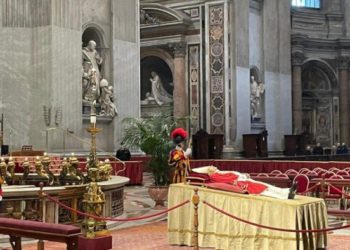 Velório do Papa emérito Bento XVI: pontífice morreu aos 95 anos.