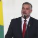 Paulo Pimenta assume comando da Secom, anunciando combate às fake news.