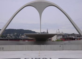 Carnaval do Rio: Corpo de Bombeiros interdita ensaios técnicos na Marquês de Sapucaí.