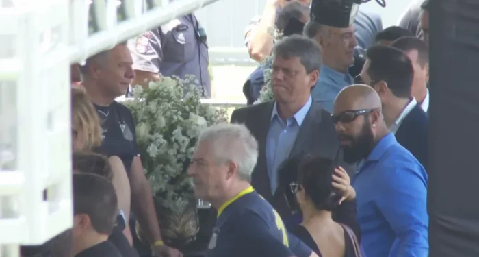 Velório de Pelé: corpo do jogador velado no estádio do Santos, em SP.