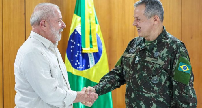 General Tomás Miguel Ribeiro Paiva: o novo comandante do Exército nomeado por Lula.