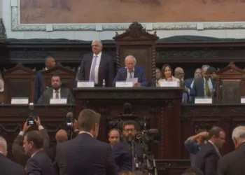 Posse dos deputados e eleição da mesa diretora da Alerj: deputados que disputam o comando.