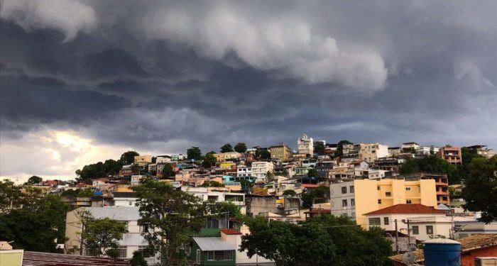 Chuvas durante o carnaval: Estado do Rio em alerta para tempestades.