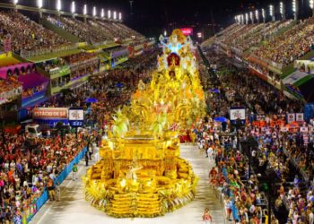 Carnaval do Rio de Janeiro: Desfile na marquês de Sapucaí na sexta-feira e sábado de carnaval.