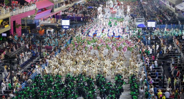 Desfiles das Escolas do Grupo Especial do Rio de Janeiro: Confira programação do domingo na Sapucaí.