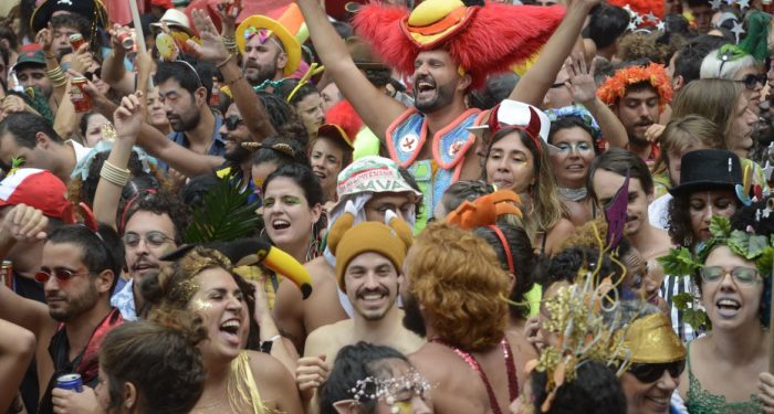 Bloco de rua no Rio de Janeiro: Saiba como foi o desfile do Cordão do Boitatá.