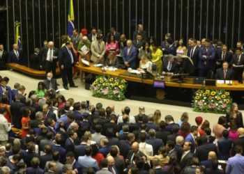 Posse dos 513 deputados em Brasília: solenidade é seguida da eleição do presidente da Casa.