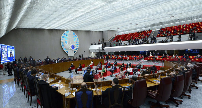 Casos de suspeição de juiz: entenda quando o magistrado não pode atuar em processo.