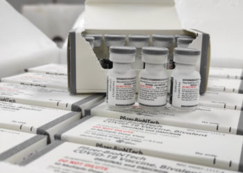 Vacinação bivalente contra covid-19: entenda como será a imunização com a nova vacina da Pfizer.
