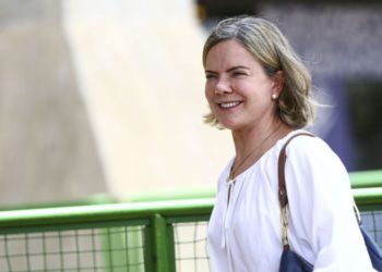 Gleisi Hoffmann: reconduzida à presidência do PT.