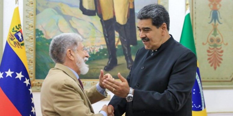 Celso Amorim e Nicolas Maduro: Como fica dívida da Venezuela com o BNDES.