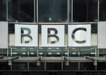 BBC: financiamento do governo da Grã-Bretanha.
