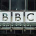 BBC: financiamento do governo da Grã-Bretanha.